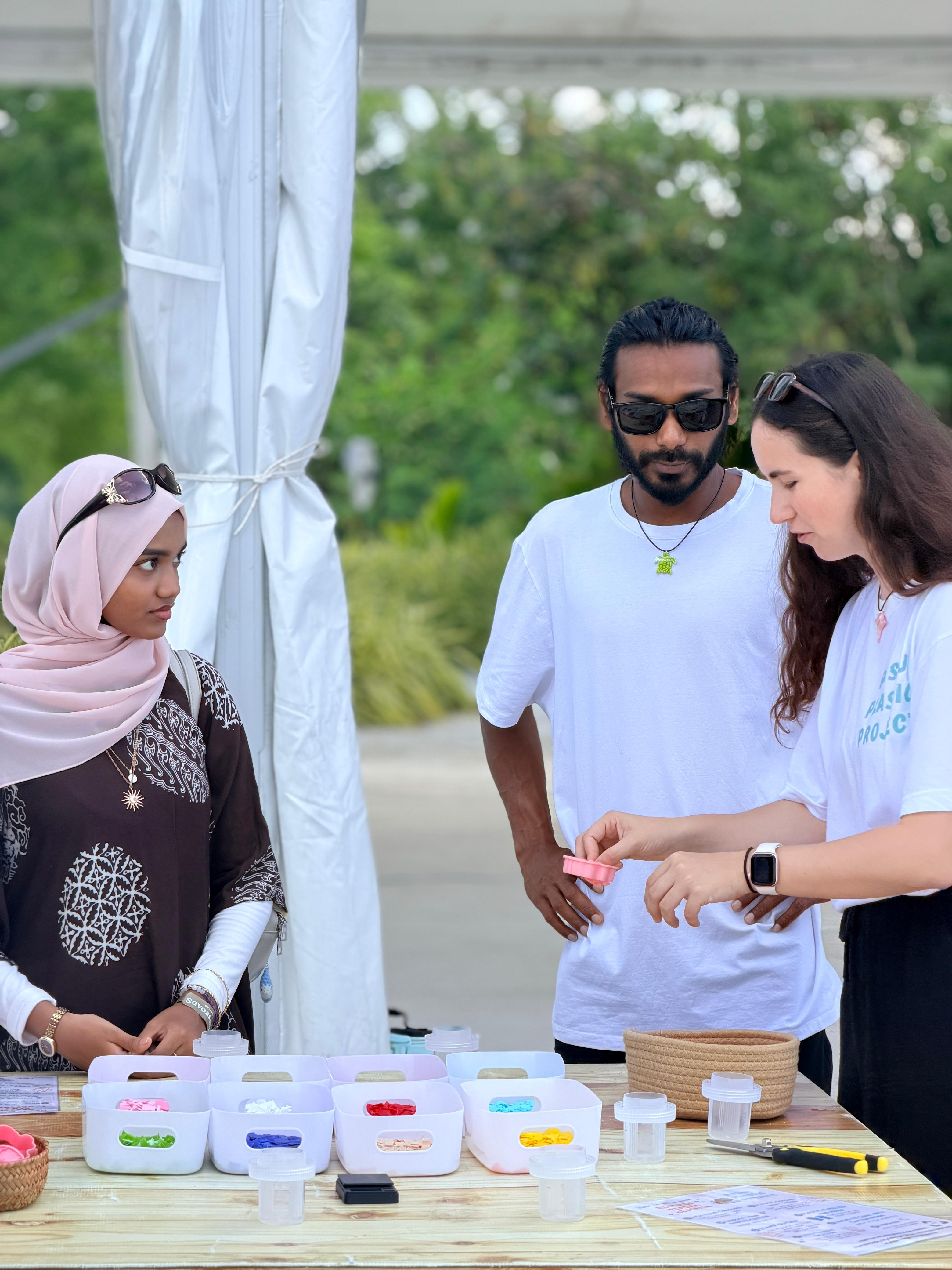 Workshop at Crossroads Maldives for Global Recycling Day